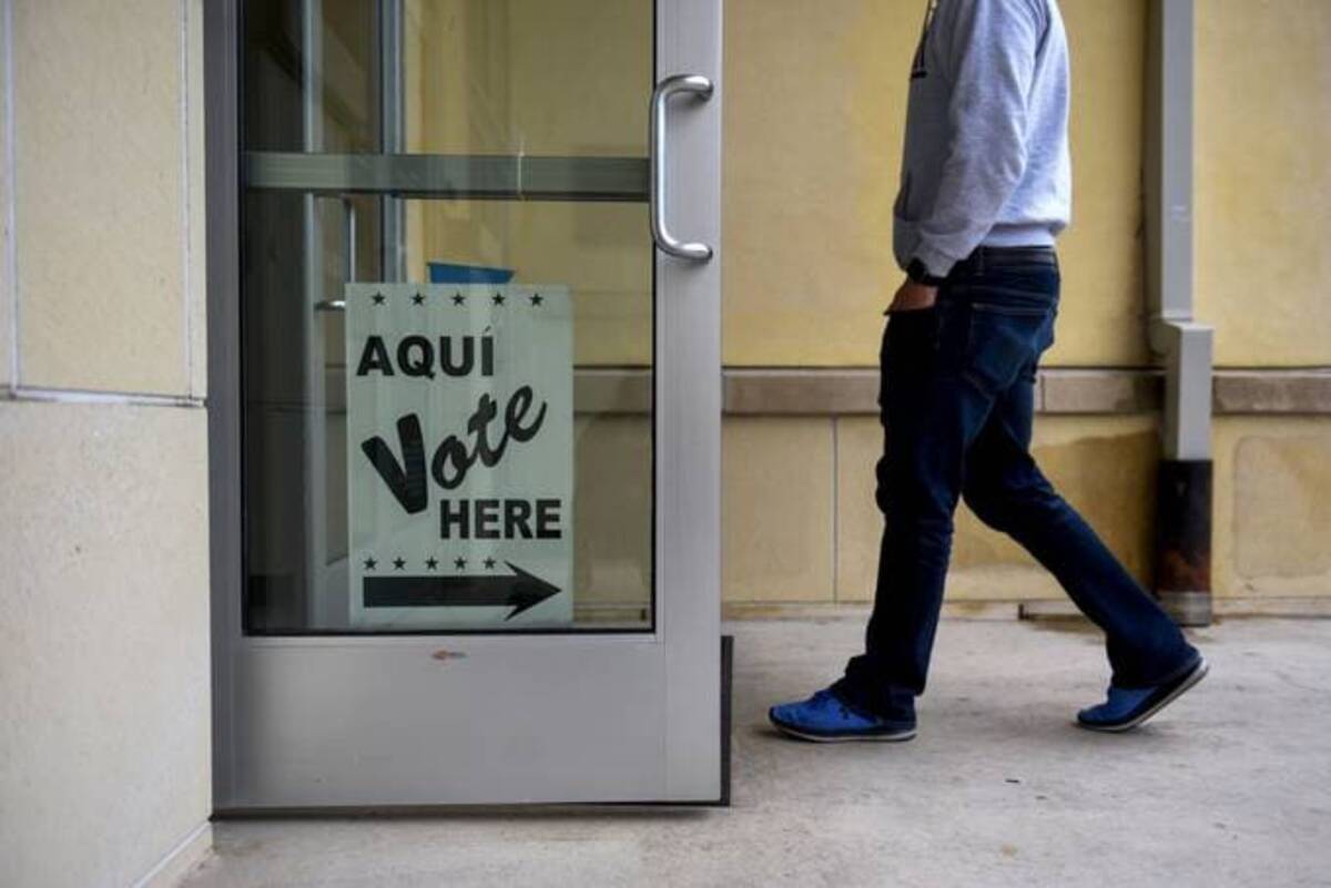 An early voting at a polling location in San Antonio, Texas on Oct. 22, 2021. (Callaghan O'Hare/Bloomberg)