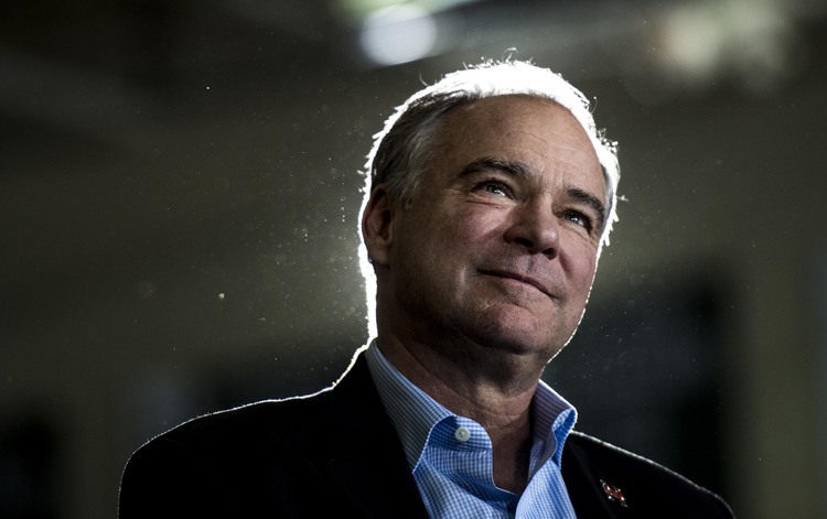Tim Kaine stumps for HRC in Pittsburgh. (Melina Mara/The Washington Post)</p>  