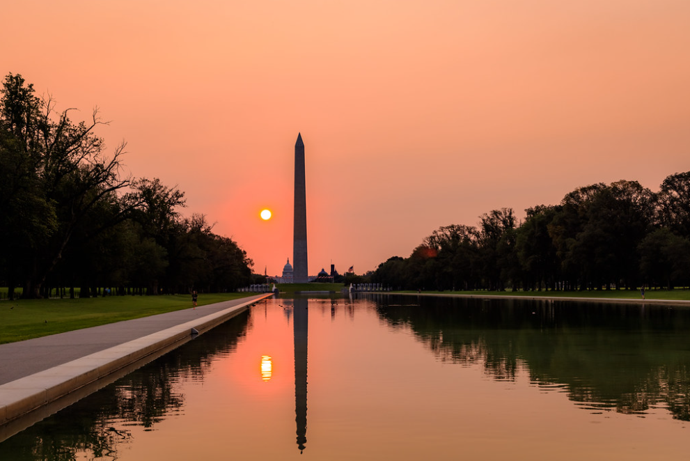 A smoke-tinted sky Sunday on the Mall. (David Enzel/Flickr)