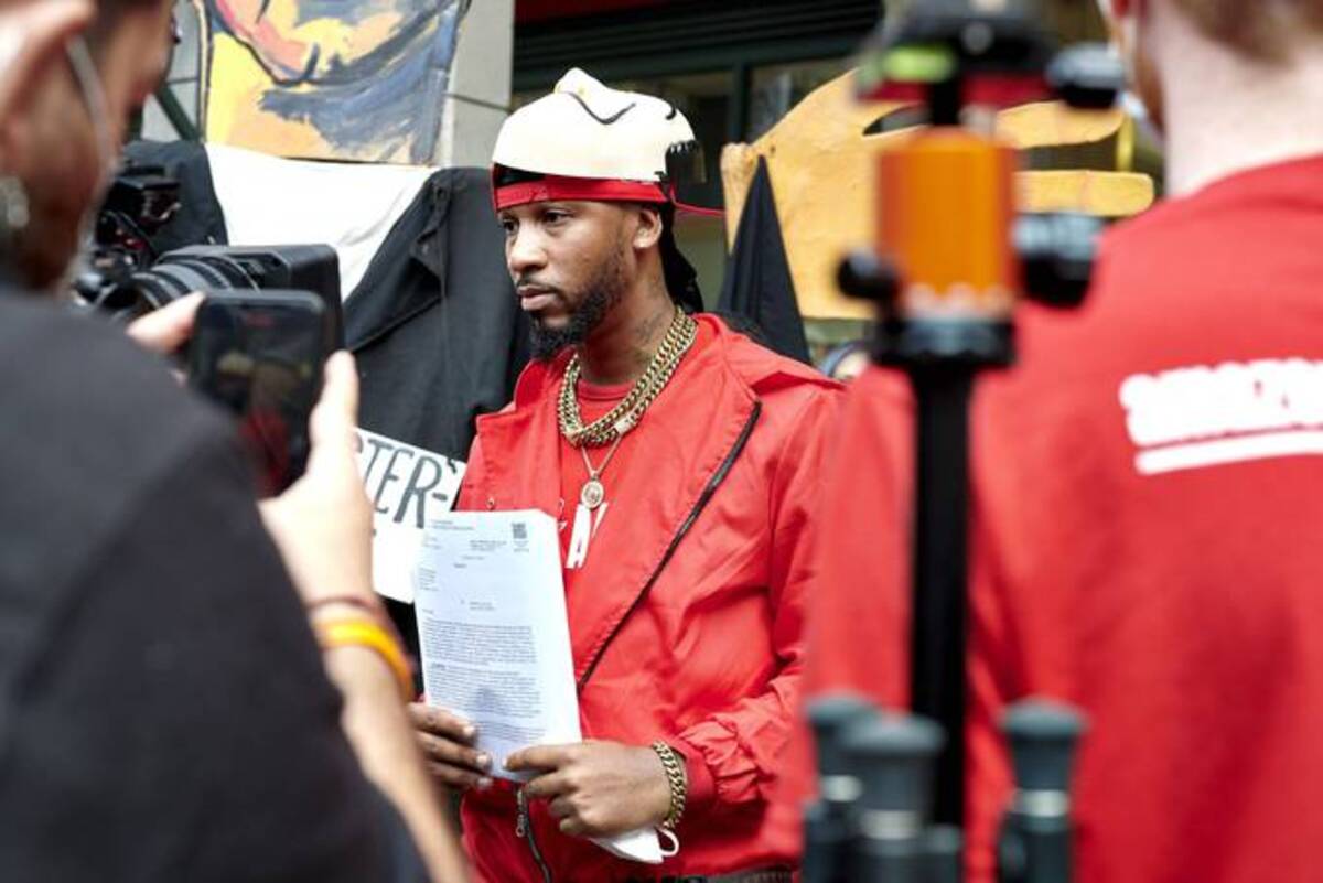 &nbsp;In a statement to Bloomberg News, Amazon didn't address whether it had called the police to arrest union organizer Chris Smalls. &nbsp;(Gabby Jones/Bloomberg News)