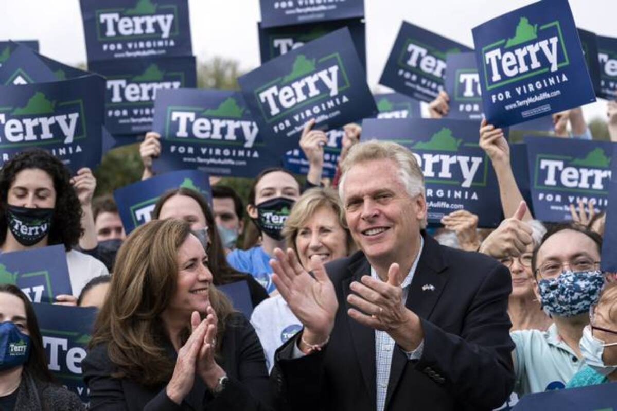 Virginia Democratic gubernatorial candidate and former Gov. Terry McAuliffe is in a tight race that has Democrats worried. (Jose Luis Magana/AP)