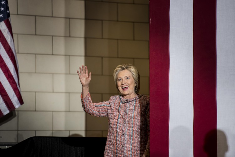 Clinton arrives in Greensboro, N.C. (Melina Mara/The Washington Post)</p>