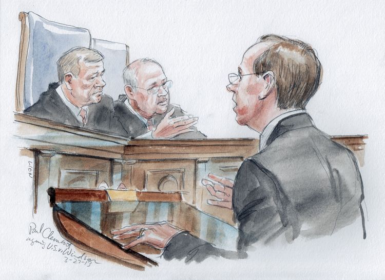 Paul Clement (R) argues in front of John Roberts and Anthony Kennedy about the constitutionality of the Defense of Marriage Act in 2013. (Reuters/Art Lien/Handout)</p>  