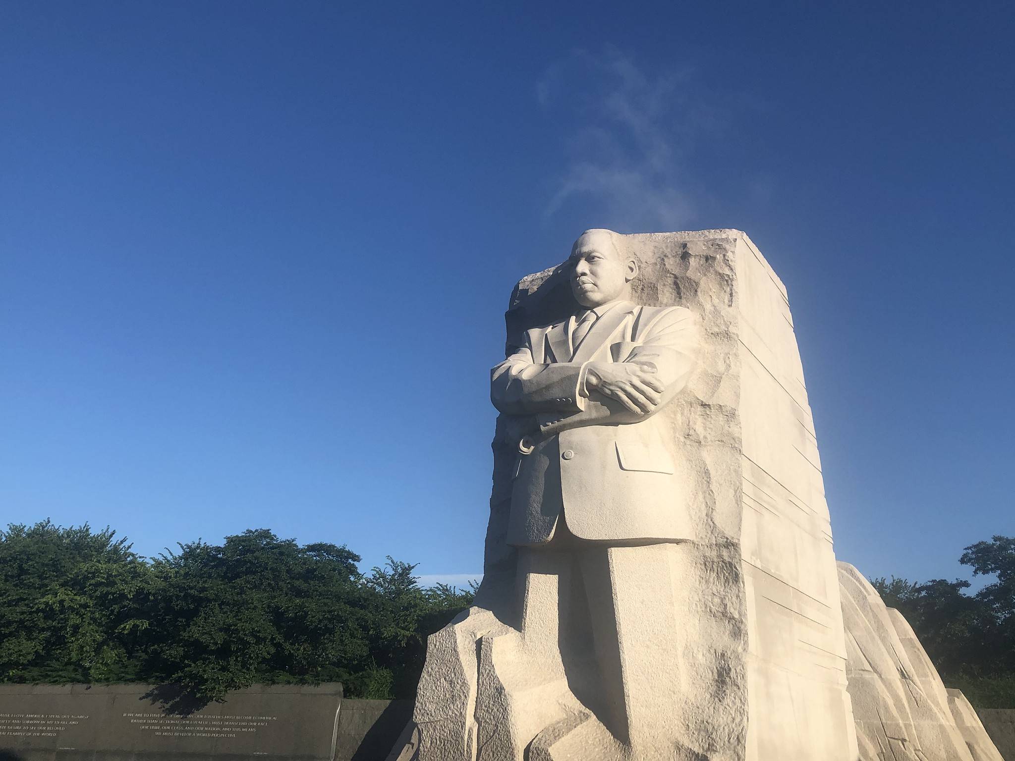 Picture-perfect blue skies over the Martin Luther King, Jr. Memorial in D.C. on Tuesday. (Jeannie in D.C./Flickr)