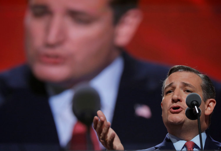 Cruz talks over the jeers. &nbsp;(Brian Snyder/Reuters)</p>  
