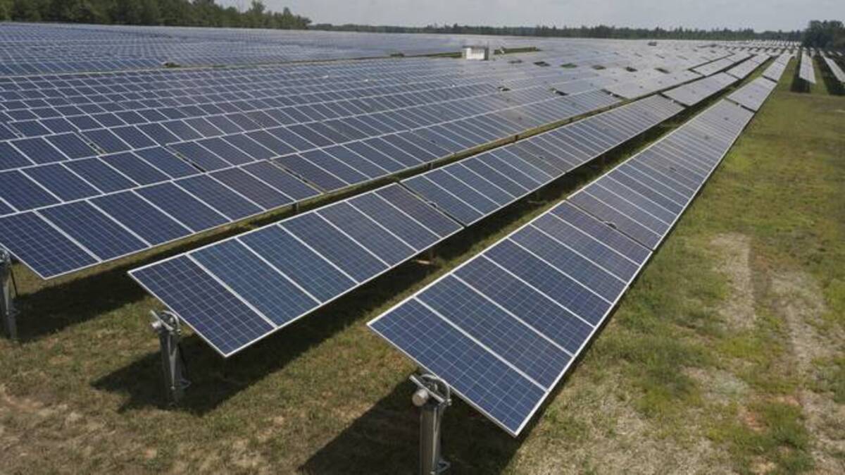 &nbsp;Dominion Energy's Scott Solar farm in Powhatan, Va. (Steve Helber/AP)