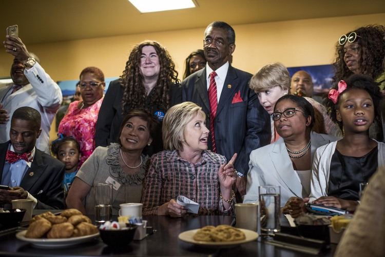 Clinton speaks to community leaders at the Good News Cafe in Vallejo.&nbsp;(Melina Mara/The Washington Post)</p>  