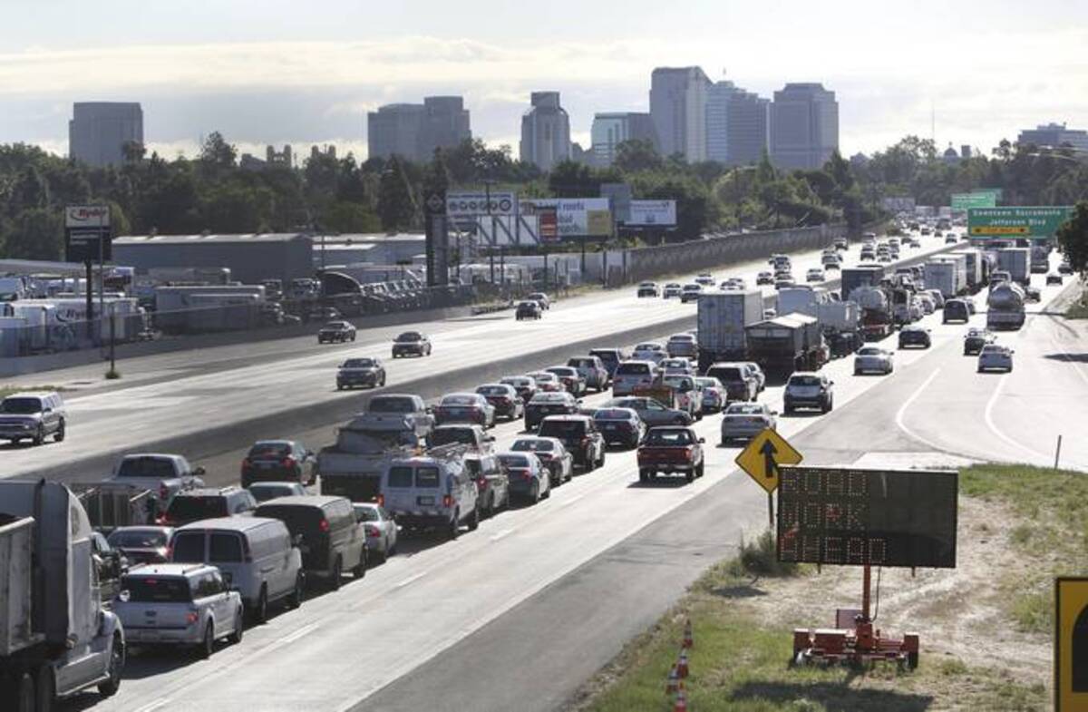 Highway 50 in Sacramento on April 22, 2014. (Rich Pedroncelli/AP)