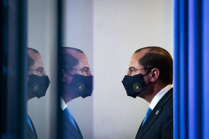 Health and Human Services Secretary Alex Azar arrives at the White House in November 2020. (Jabin Botsford/The Washington Post)