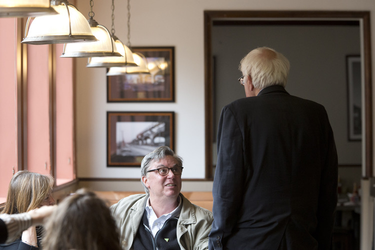 Bernie&nbsp;talks to his chief strategist Tad Devine.&nbsp;(AP Photo/Mary Altaffer)</p>  