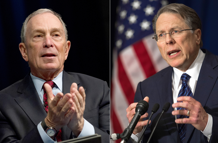 Michael Bloomberg (L) and NRA chief&nbsp;Wayne LaPierre&nbsp;(R)</p>  