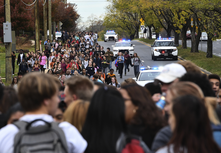 Hundreds of Maryland high school students march down Georgia Avenue after leaving their schools in peaceful protest. (Toni L. Sandys)</p>  