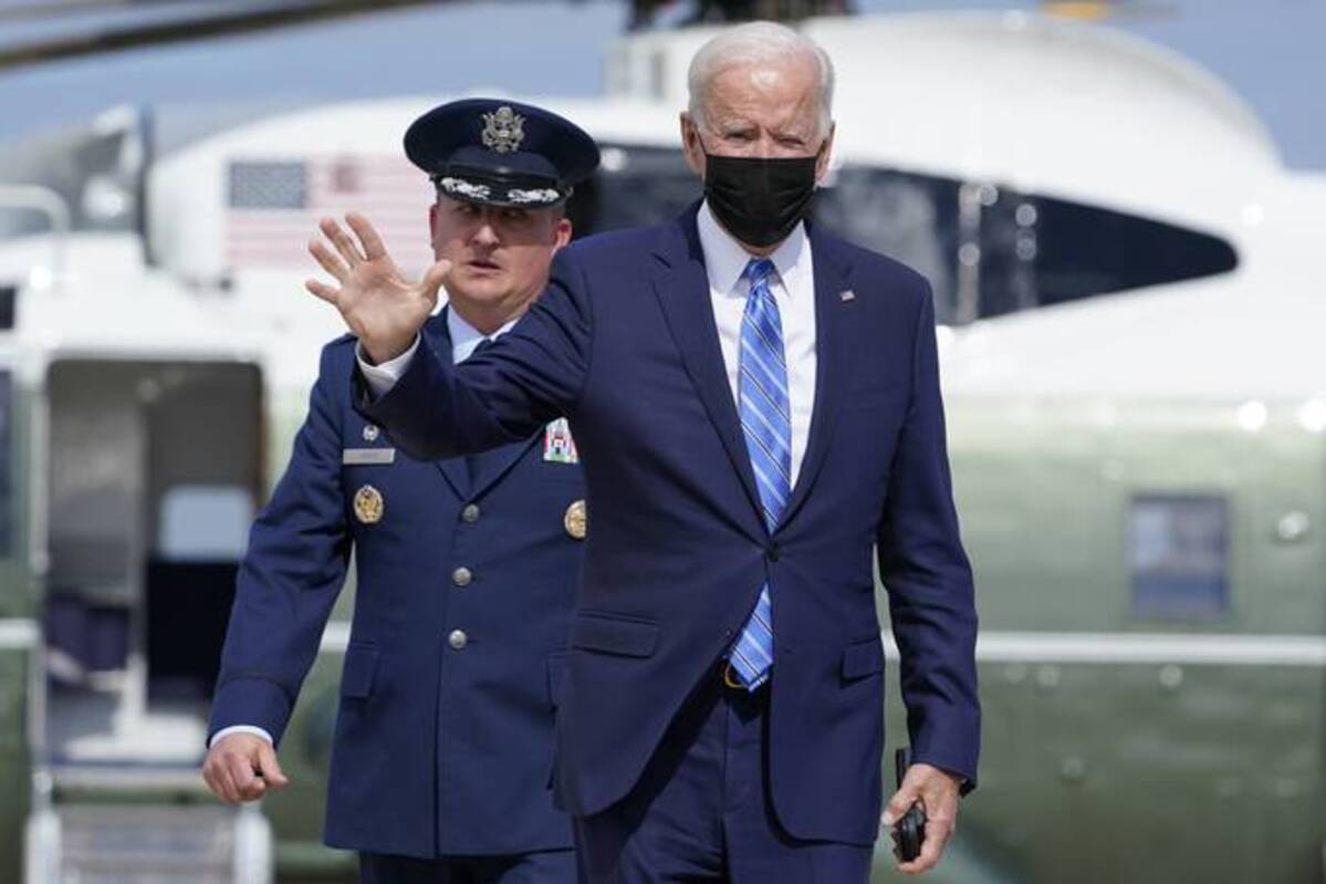 Biden in the Chicago area to highlight his order to require large employers to mandate vaccines for workers. (AP Photo/Susan Walsh)
