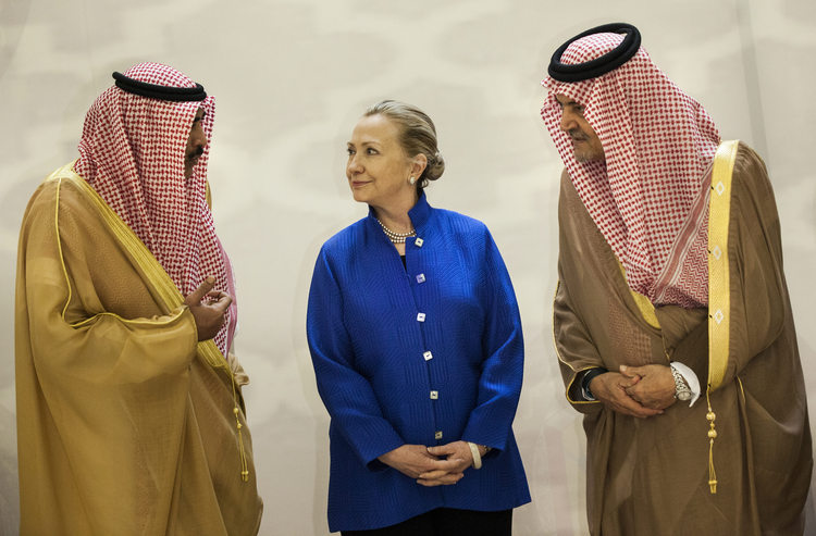 Hillary meets with the foreign ministers of&nbsp;Saudi Arabia and Kuwait to discuss Iran in 2012. (Brendan Smialowski/AFP/Getty Images)</p>  