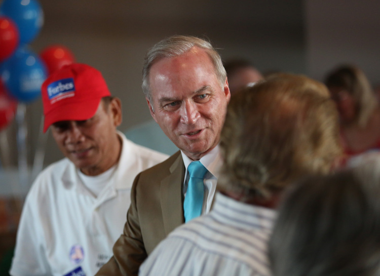 Randy Forbes thanks supporters after conceding last night&nbsp;in Virginia Beach.&nbsp;(Stephen M. Katz/The Virginian-Pilot via AP)</p>  