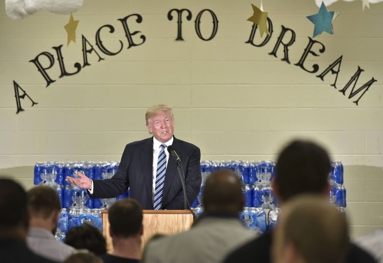 Trump speaks at the Bethel United Methedoist Church in Flint. (Mandel Ngan/AFP/Getty Images)</p>  