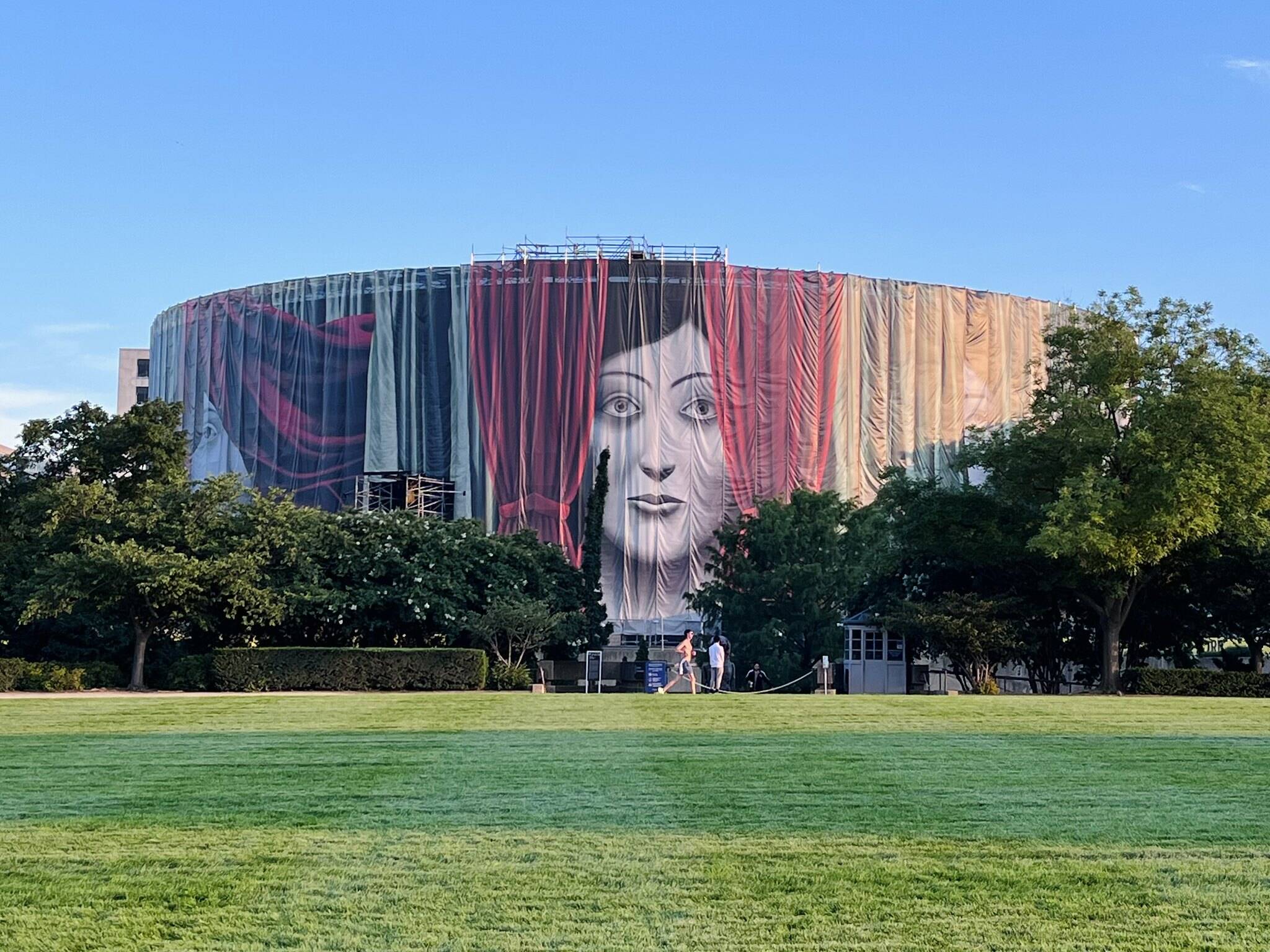 Clear skies on Monday at the Hirshhorn Museum in D.C. (Joe Flood/Flickr)