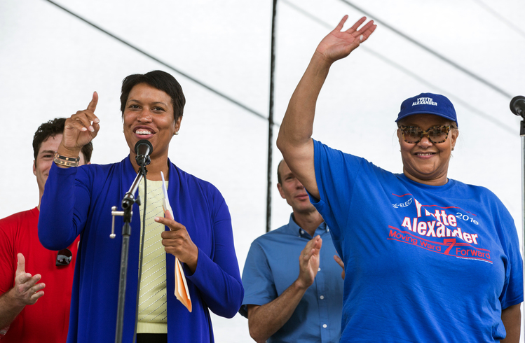 Council member Yvette Alexander (D-Ward 7) and Mayor Muriel Bowser visited the Parkside neighborhood last week.&nbsp;(Photo by Evelyn Hockstein/For The Washington Post)</p>  