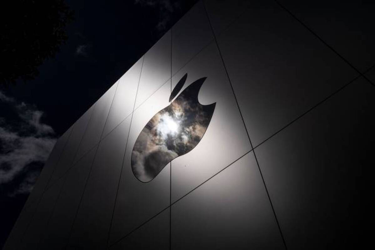 It's the third store to make a run at unionizing at Apple. (David Paul Morris/Bloomberg News)