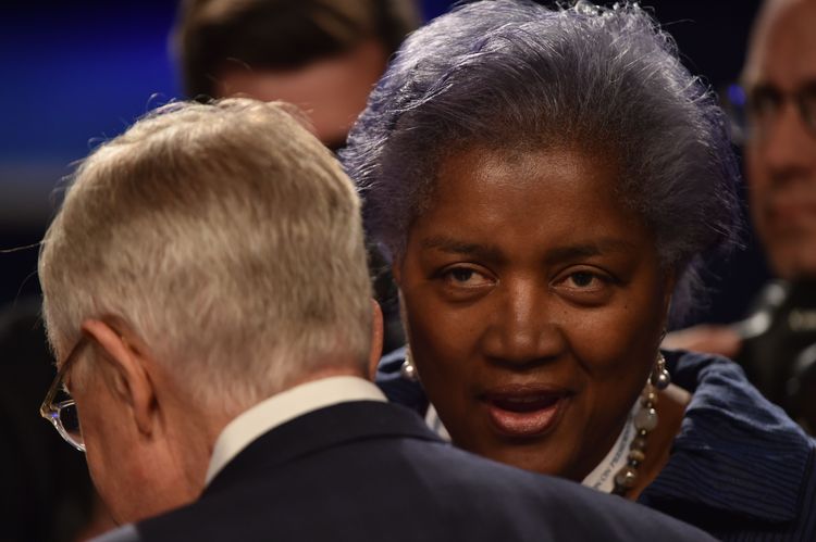 Donna Brazile confers with Harry Reid prior to the third presidential debate in Las Vegas last month. (Paul J. Richards/AFP/Getty Images)</p>  