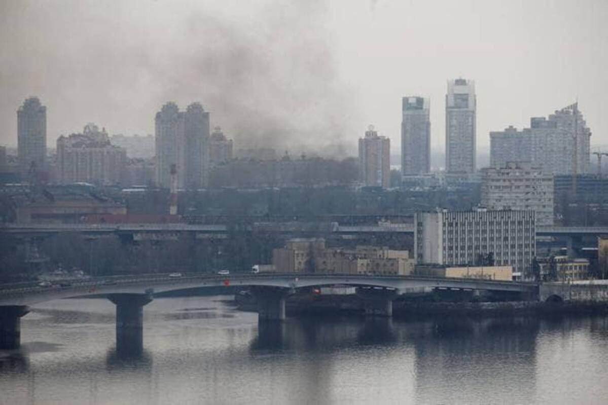 Smoke rises from the territory of the Ukrainian Defence Ministry. REUTERS/Valentyn Ogirenko