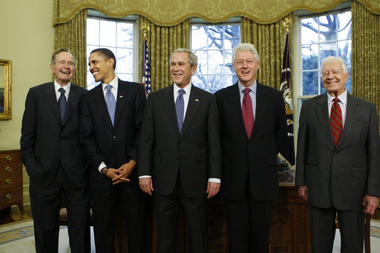 All the living former presidents gathered on the eve of Obama's inauguration in Jan. 2009. (J. Scott Applewhite/AP)</p>  