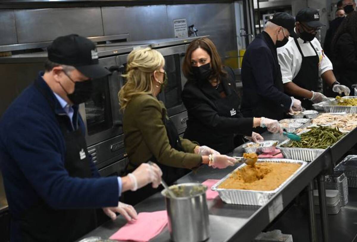 President Biden, first lady Jill Biden, Vice President Harris and second gentleman Doug Emhoff assemble Thanksgiving meal kits at the DC Central Kitchen in Washington on Nov. 23, 2021. (Brendan Smialowski/AFP)&nbsp;