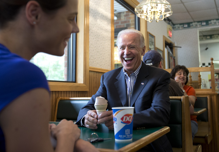 Vice President Joe Biden chats as he stops for an ice cream cone at an Ohio Dairy Queen. (AP/Carolyn Kaster)</p>