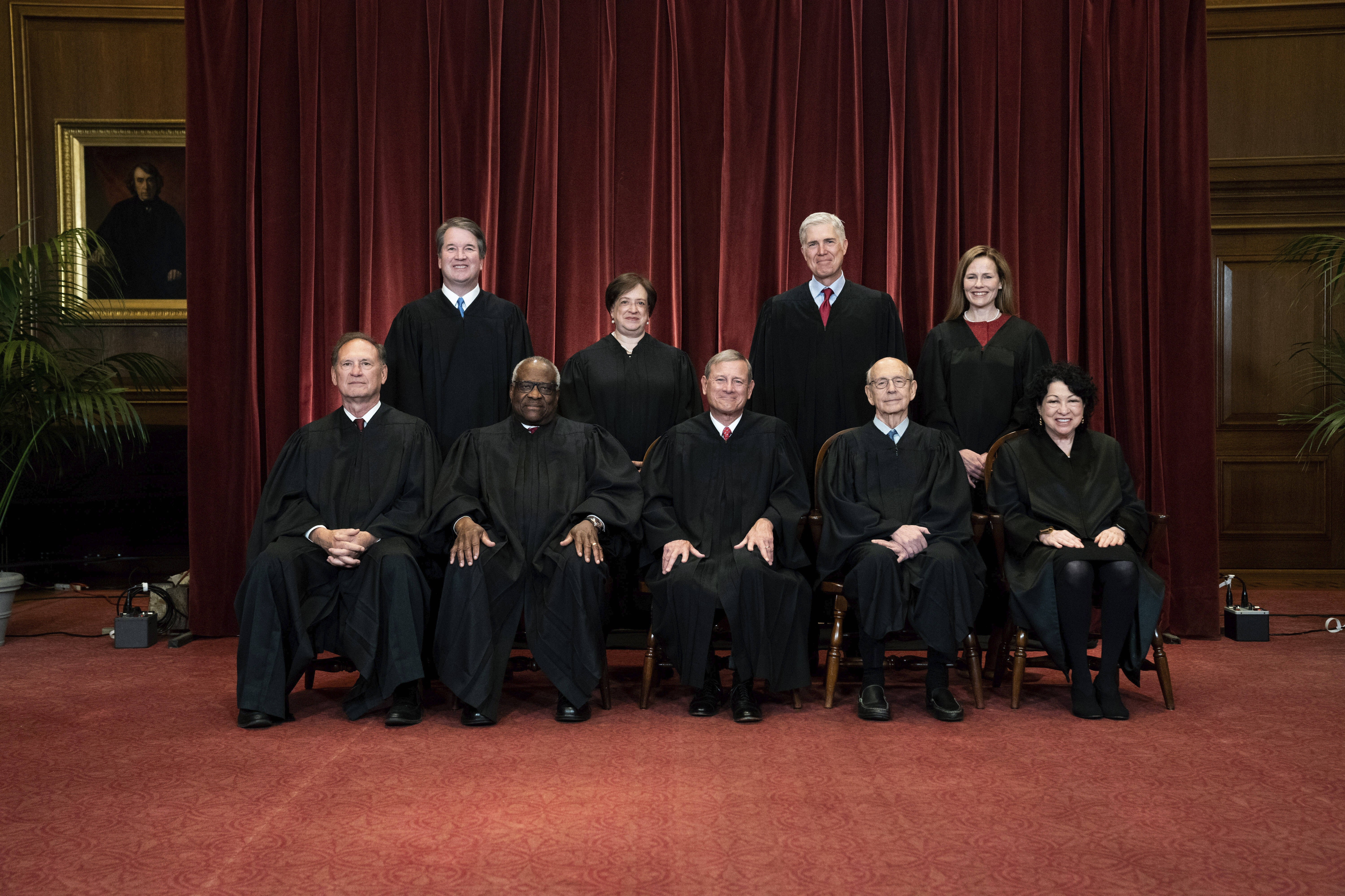 The current nine Supreme Court justices. (Erin Schaff/the New York Times via AP)