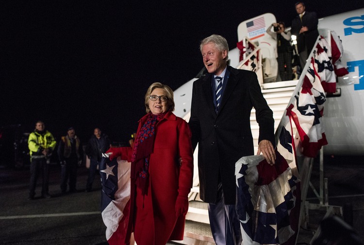 At 3:38 a.m. this morning,&nbsp;Hillary and Bill Clinton got off the plane together in White Plains, New York. (Melina Mara/The Washington Post)</p>  