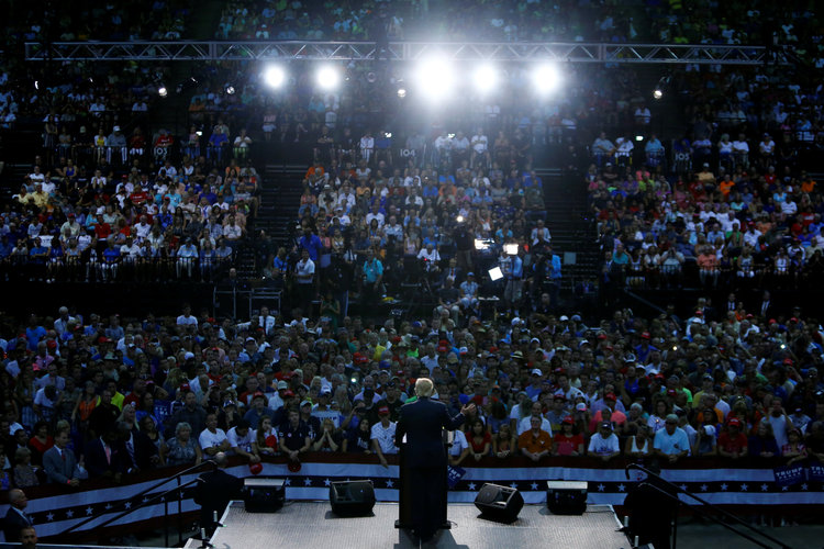 Trump attends a campaign event in Daytona Beach.&nbsp;(Reuters/Eric Thayer)</p>  