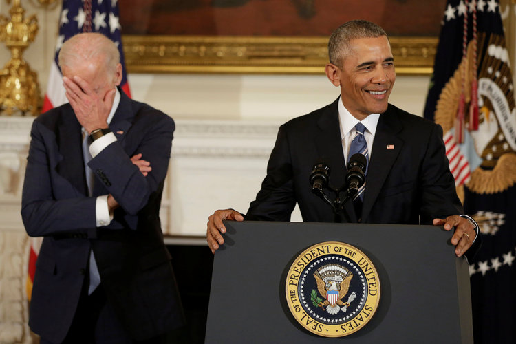 Joe Biden wipes away tears as President Obama presents him with the Presidential Medal of Freedom. (Reuters/Yuri Gripas)</p>  