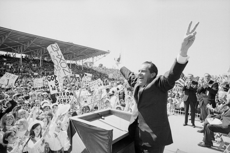 Richard Nixon campaigns in Missouri in 1968. (AP)</p>  