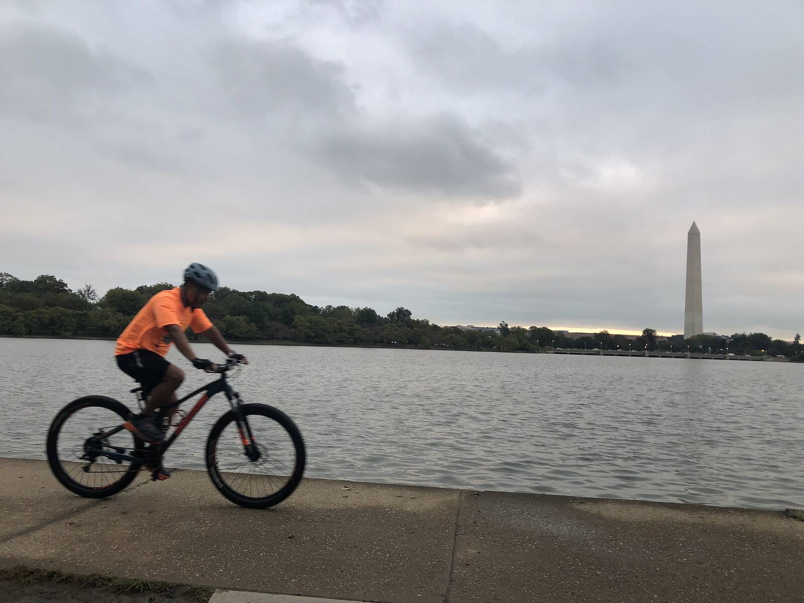 A cloudy and damp day at the Tidal Basin earlier this week. (Jeannie In D.C./Flickr)