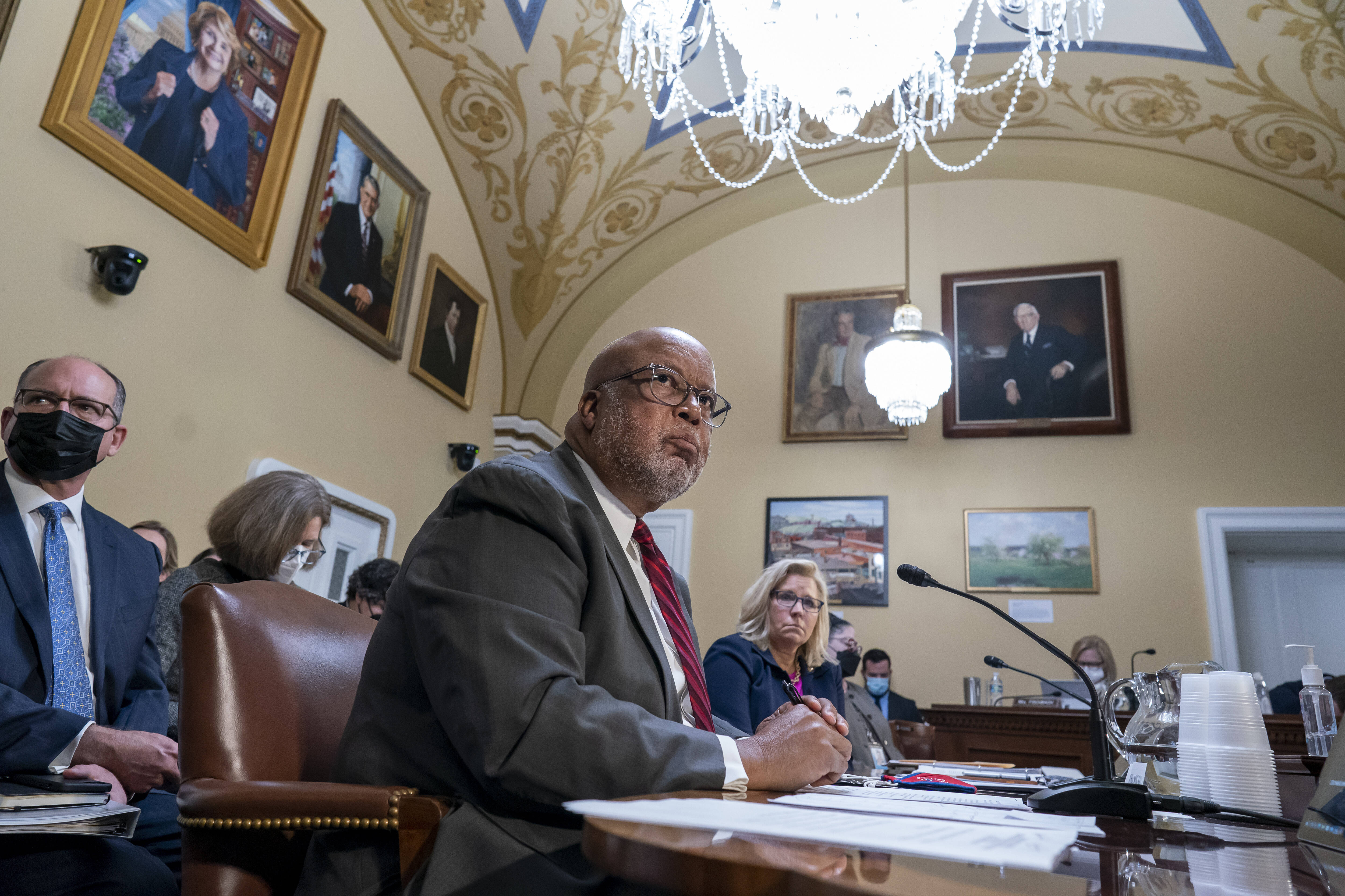 Chairman Bennie G. Thompson (D-Miss.) and Vice Chair Liz Cheney (R-Wyo.) of the House Jan. 6 committee. (J. Scott Applewhite/AP)