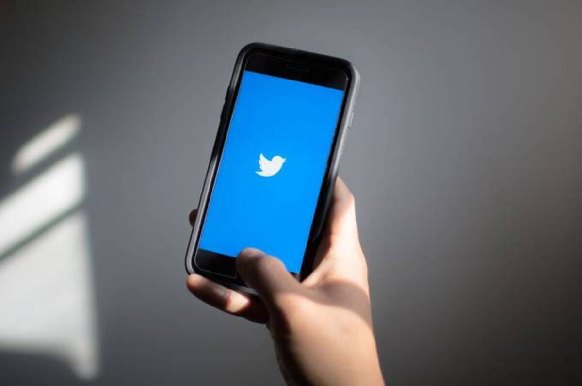 Social media platforms like Twitter have been criticized for hosting Russian government accounts. (Alex Flynn/Bloomberg News)