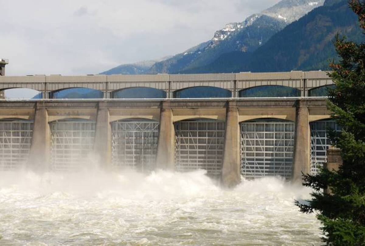 The spillway of the John Day Dam on the Columbia River in late winter. (iStock)