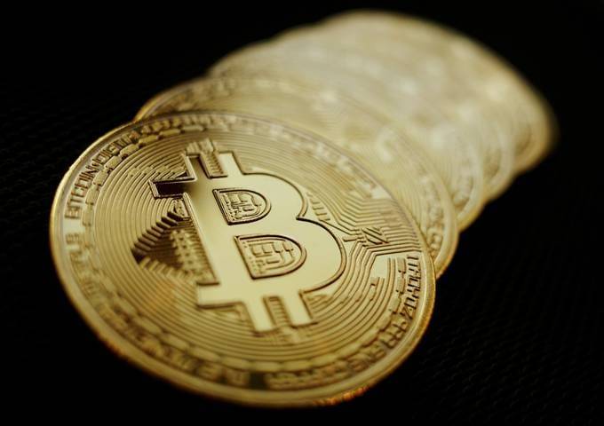 The cryptocurrency dropped nearly 10 percent. (Edgar Su/Reuters)