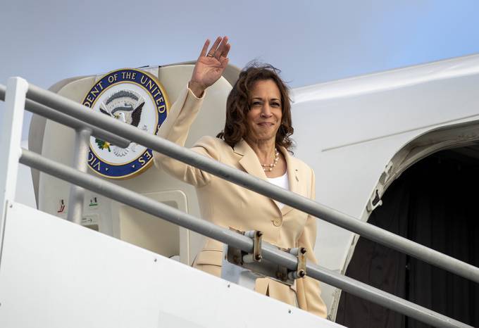 Vice President Harris departs Miami International Airport in Miami on Monday. (Cristobal Herrera-Ulashkevich/EPA/Bloomberg)
