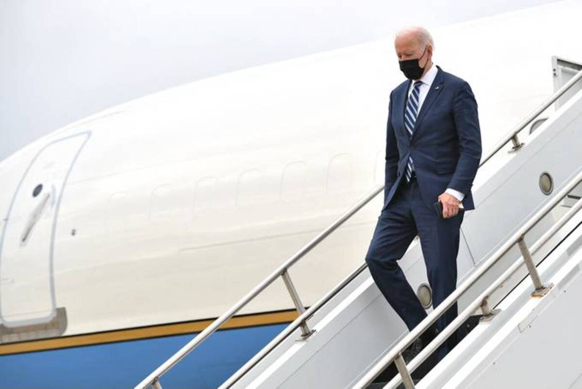 President Biden steps off Air Force One upon arrival at Hagerstown Regional Airport in Hagerstown, Md., on Thursday. (Mandel Ngan/AFP via Getty Images)