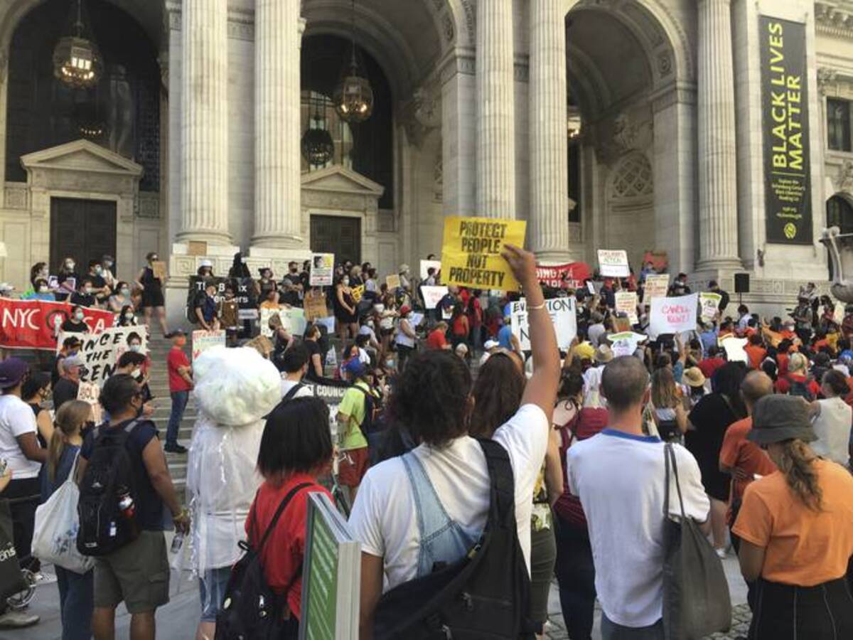 New Yorkers protest for pandemic rent relief. The state's emergency rental aid program was managed by the consulting firm Guidehouse. (Star Max)