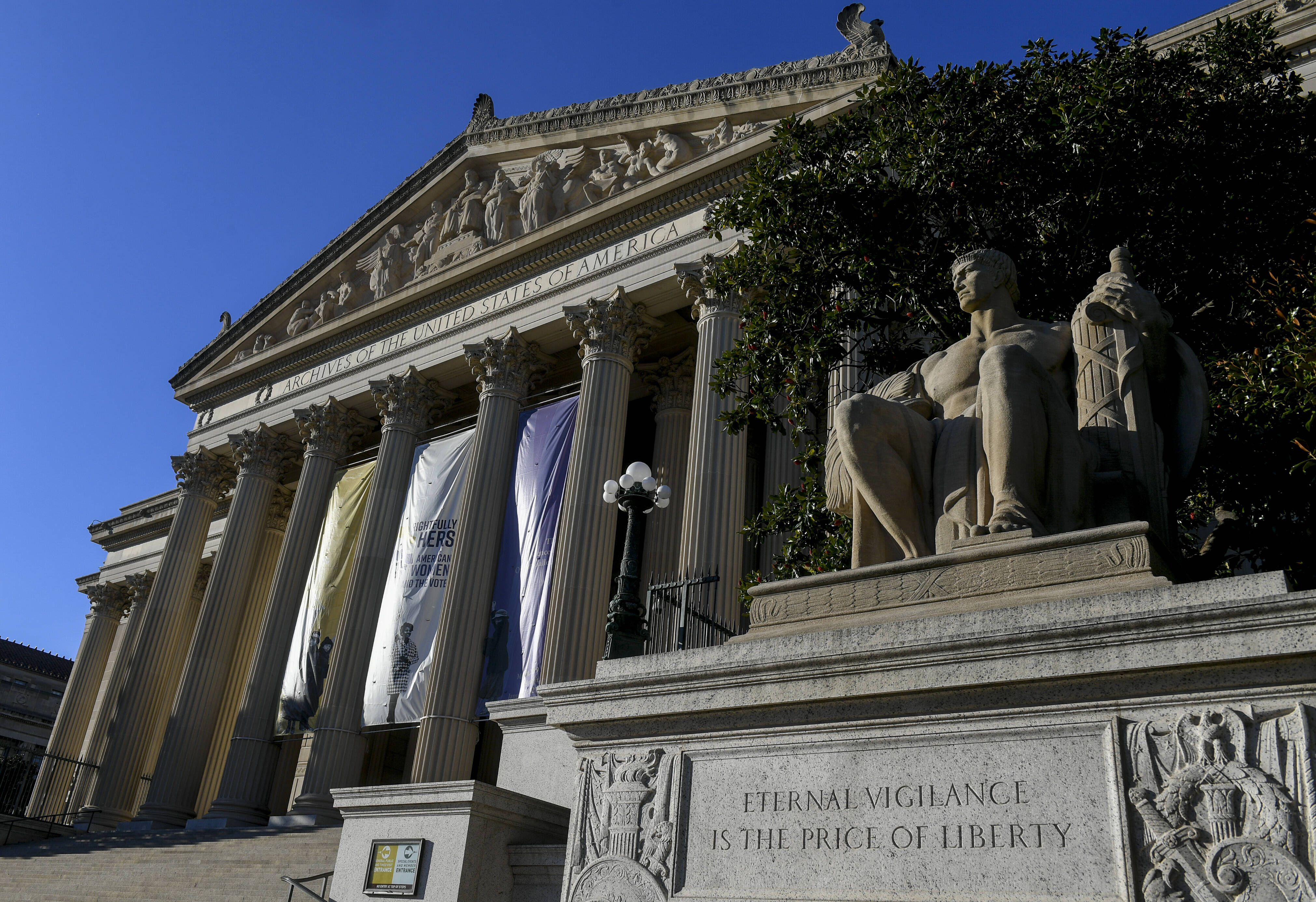 The National Archives in Washington. (Jonathan Newton /The Washington Post)