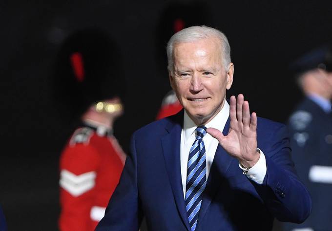 Biden arrives to attend the Group of Seven summit in Britain. (Neil Hall/EPA/Bloomberg News)