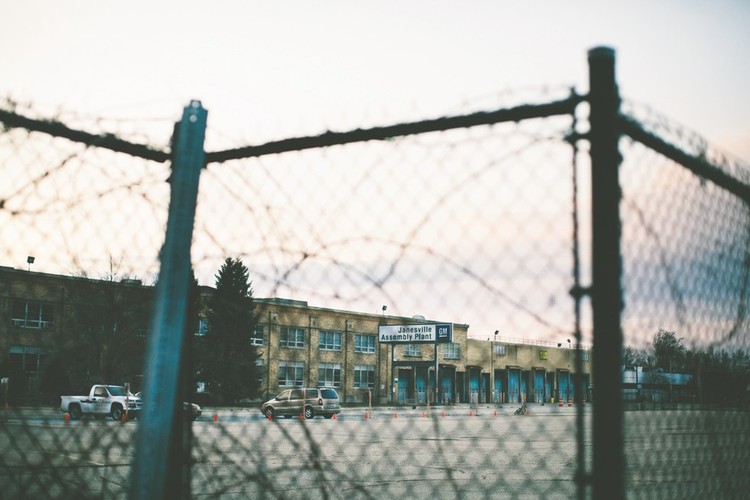 The decommissioned GM Assembly Plant in Janesville, Wisconsin. (Photo by Alyssa Schukar for The Washington Post)</p>  