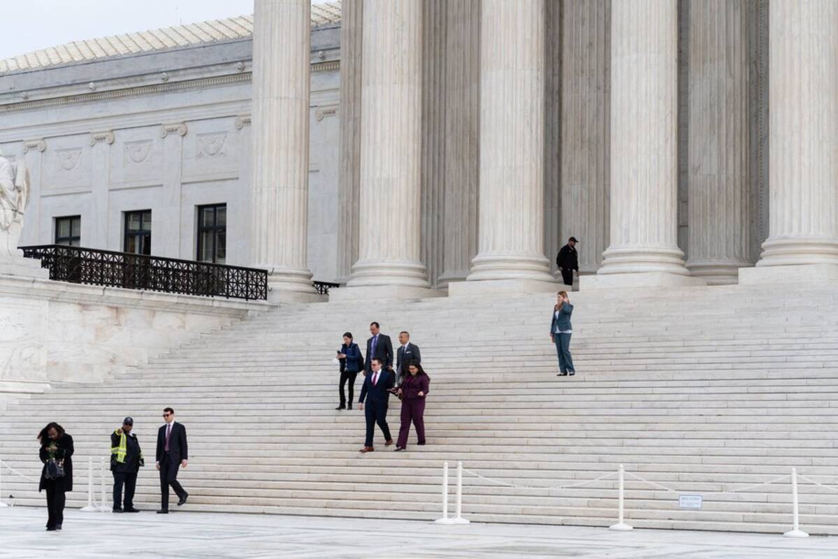 Visitors leave the Supreme Court in Washington, D.C., on Monday. (Eric Lee/The Washington Post)&nbsp;